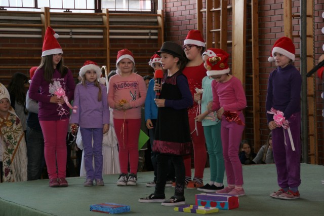 ODRŽANA BOŽIĆNA PRIREDBA U OSNOVNOJ ŠKOLI MATIJE GUPCA GORNJA STUBICA